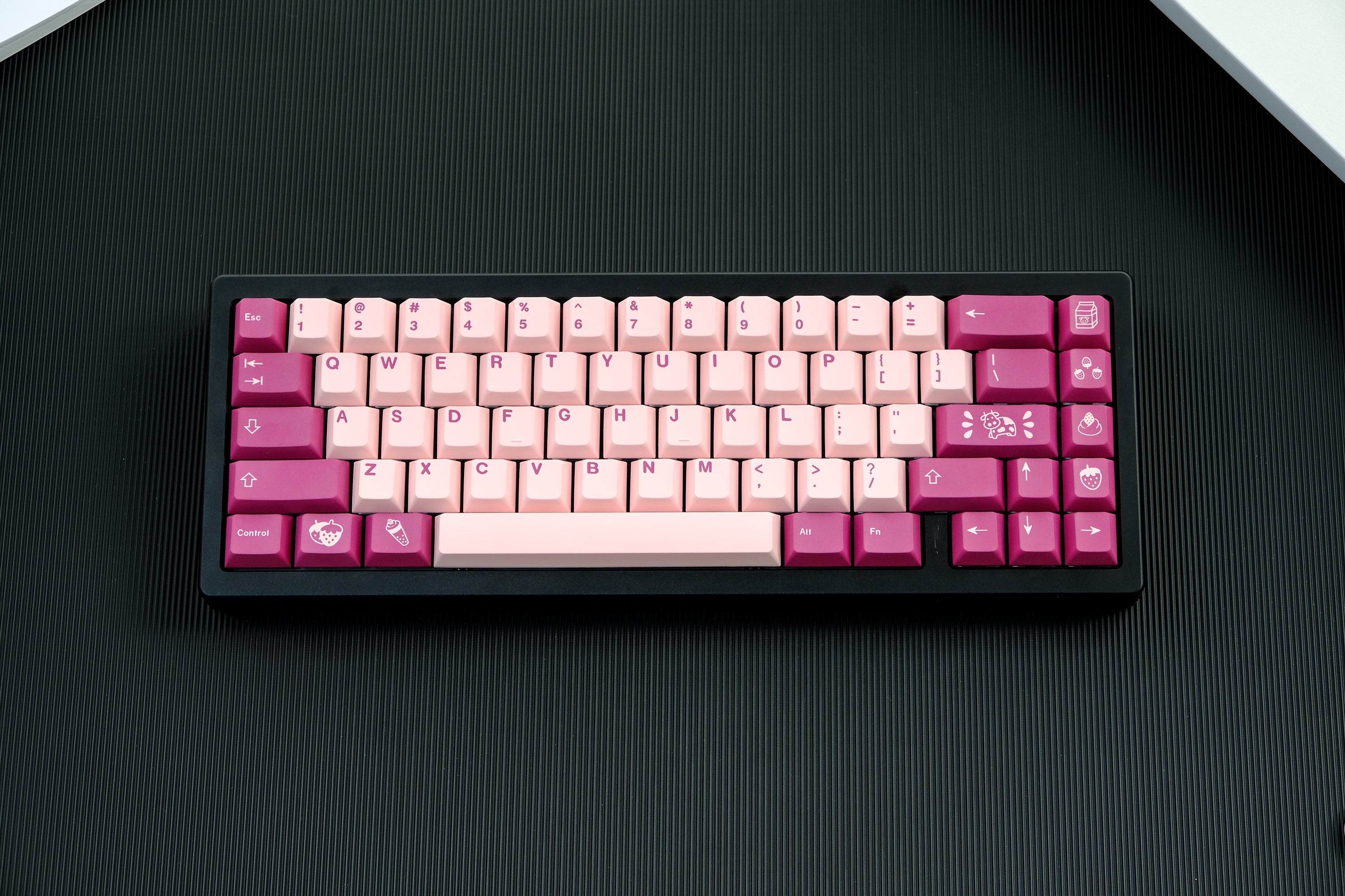 Strawberry Milk 2.0 Keycaps – duoQ Studio